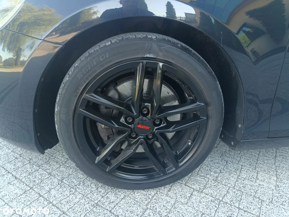 Volvo V40 D4 Momentum - 24