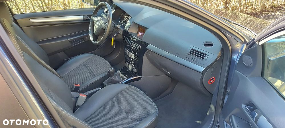 Opel Astra 1.8 Edition Plus - 29
