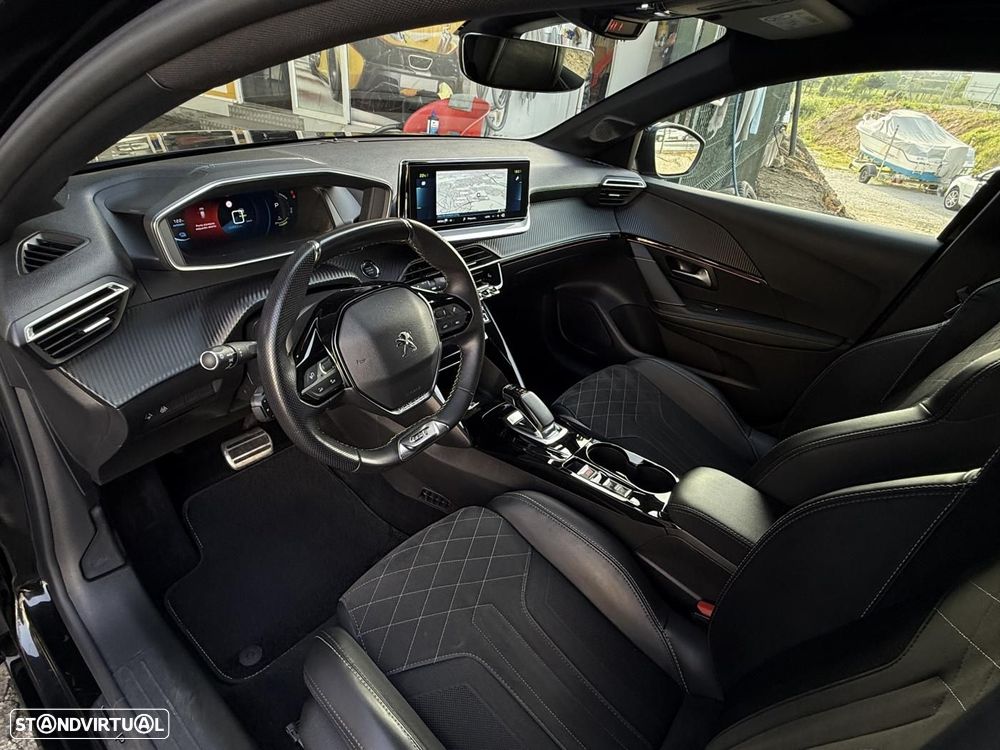 Peugeot e-208 GT - 20