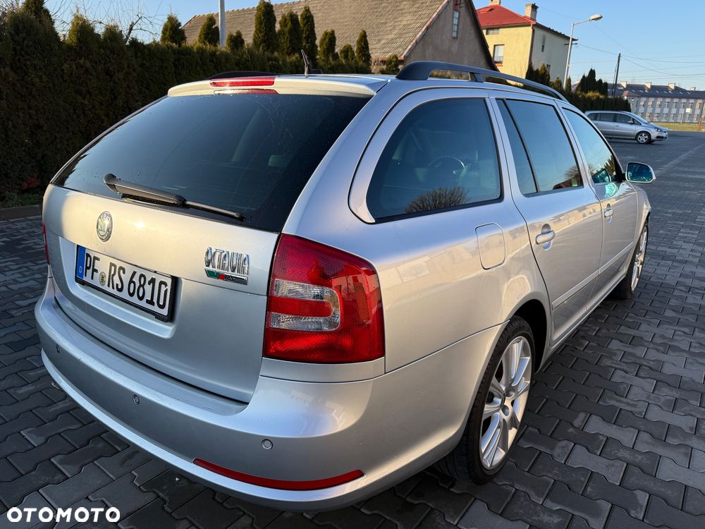 Skoda Octavia 2.0 TDI DPF RS DSG - 9
