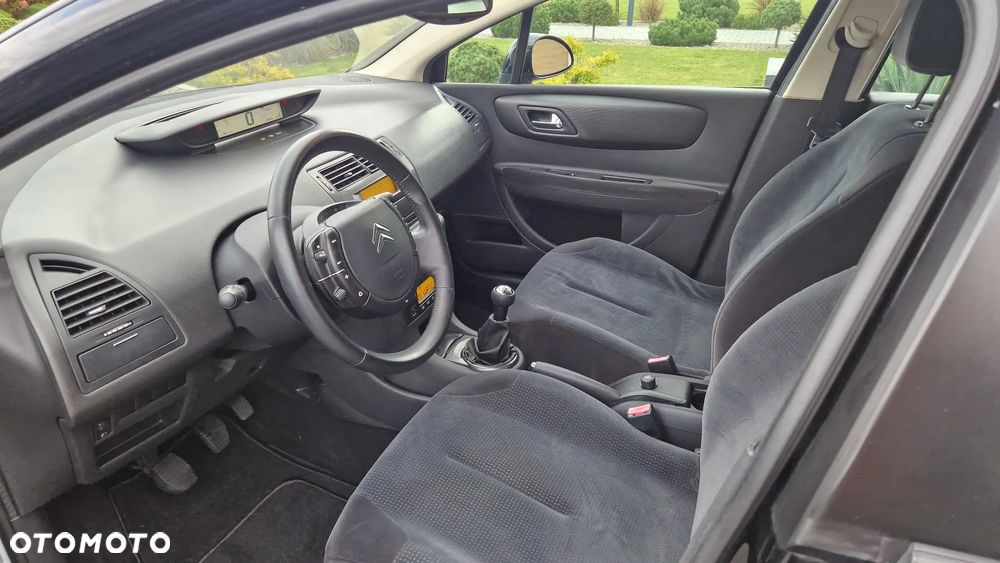 Citroën C4 1.4 16V Style - 11