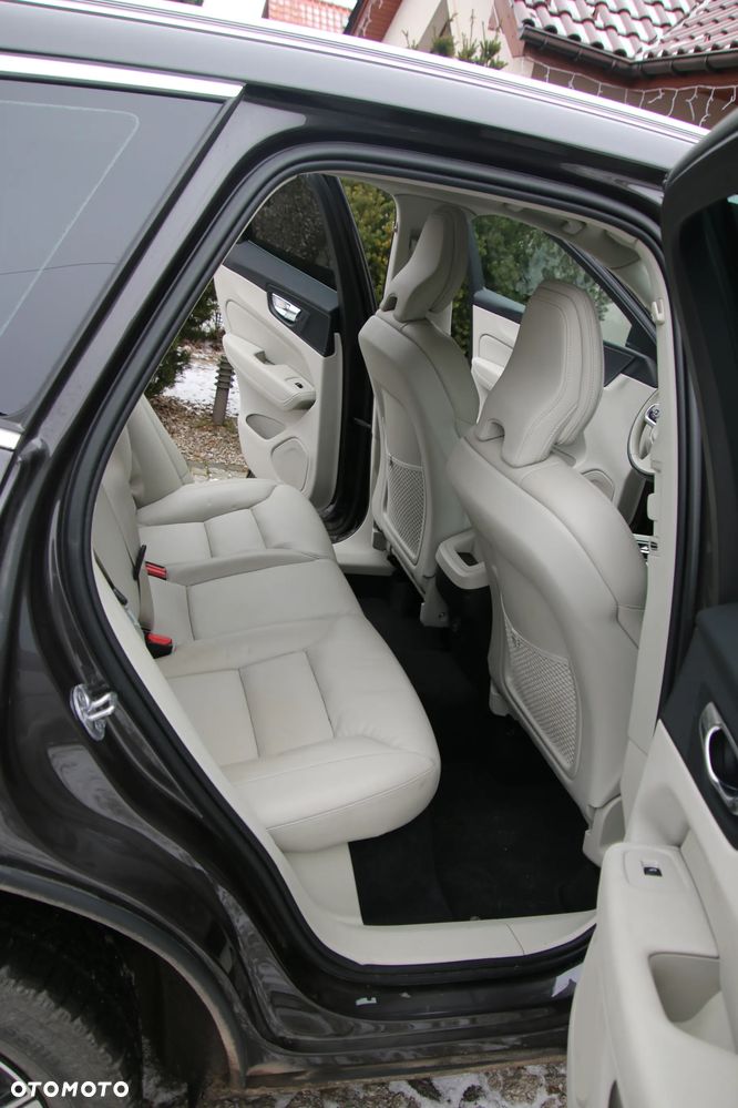 Volvo XC 60 B4 D Plus Bright - 20