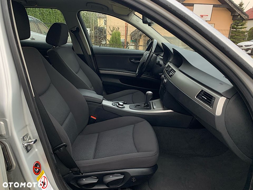 BMW Seria 3 - 36