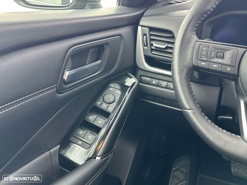 Nissan Qashqai 1.3 DIG-T N-Connecta Xtronic - 24