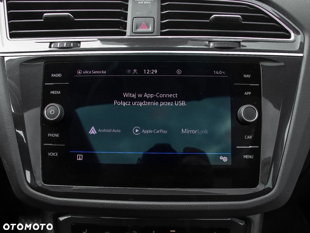 Volkswagen Tiguan - 19