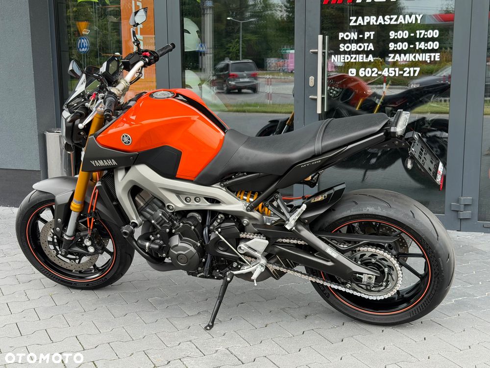 Yamaha MT - 28