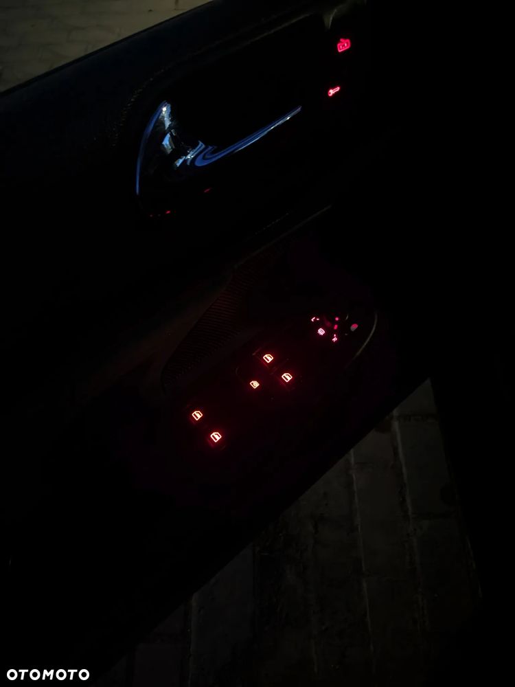 Volkswagen Golf - 11