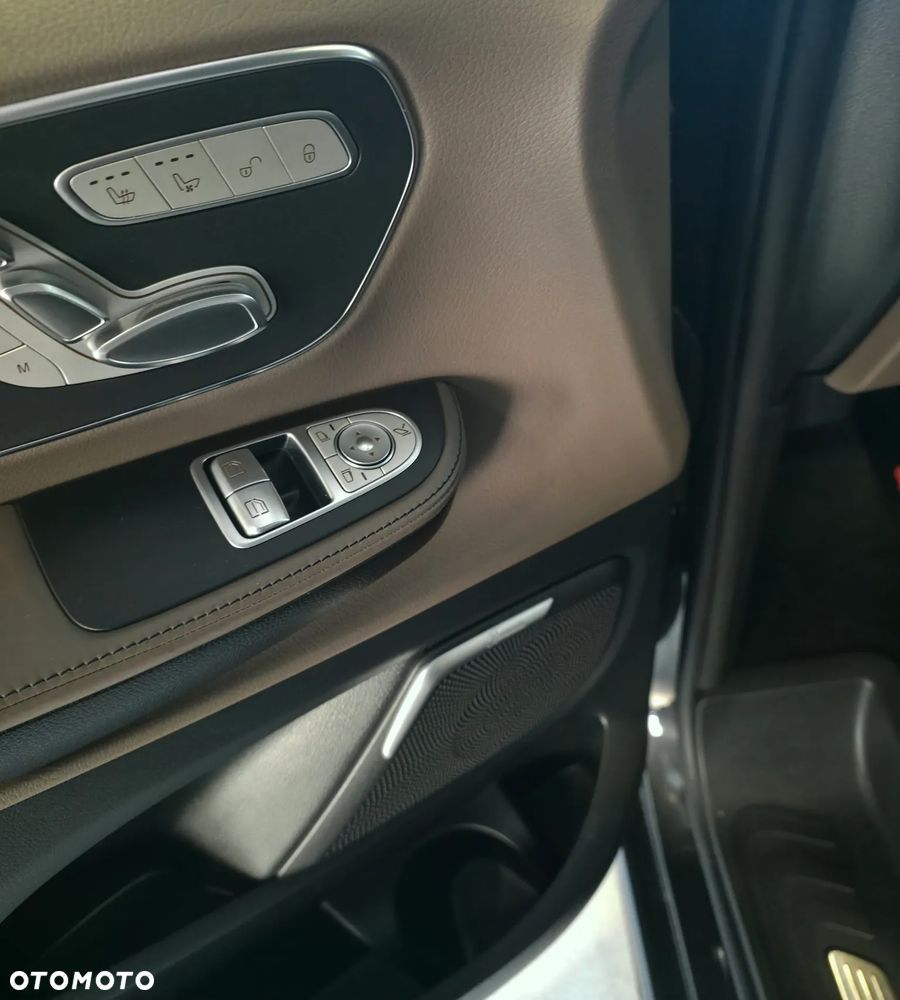Mercedes-Benz Klasa V 300 d Exclusive 9G-Tronic (d³ugi) - 14