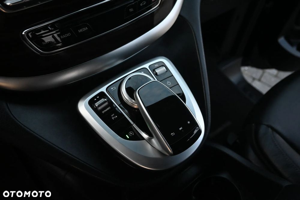 Mercedes-Benz Klasa V 300 d 4-Matic Avantgarde 9G-Tronic (d³ugi) - 27