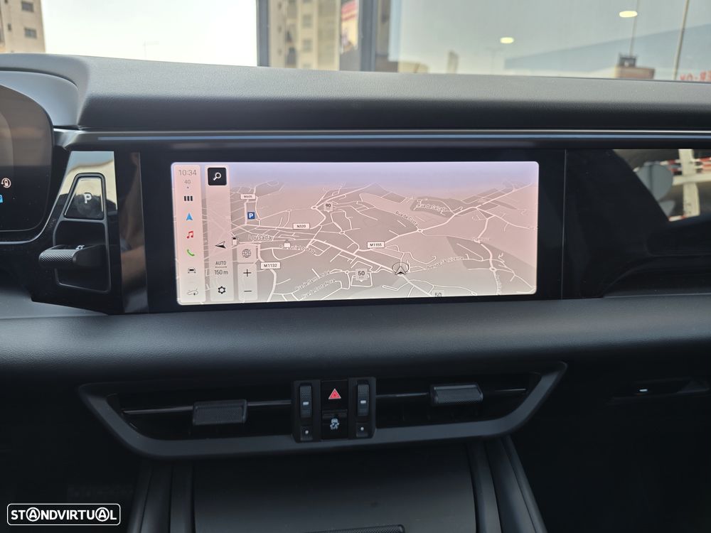 Porsche Macan Electric - 28