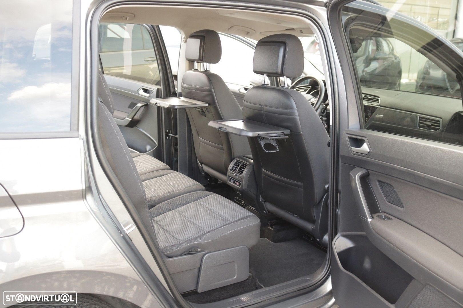 VW Touran 1.6 TDI Confortline DSG - 24