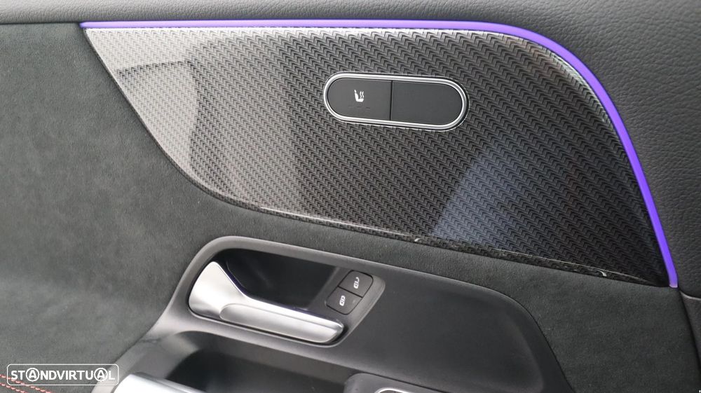 Mercedes-Benz GLA 180 d AMG Line - 18