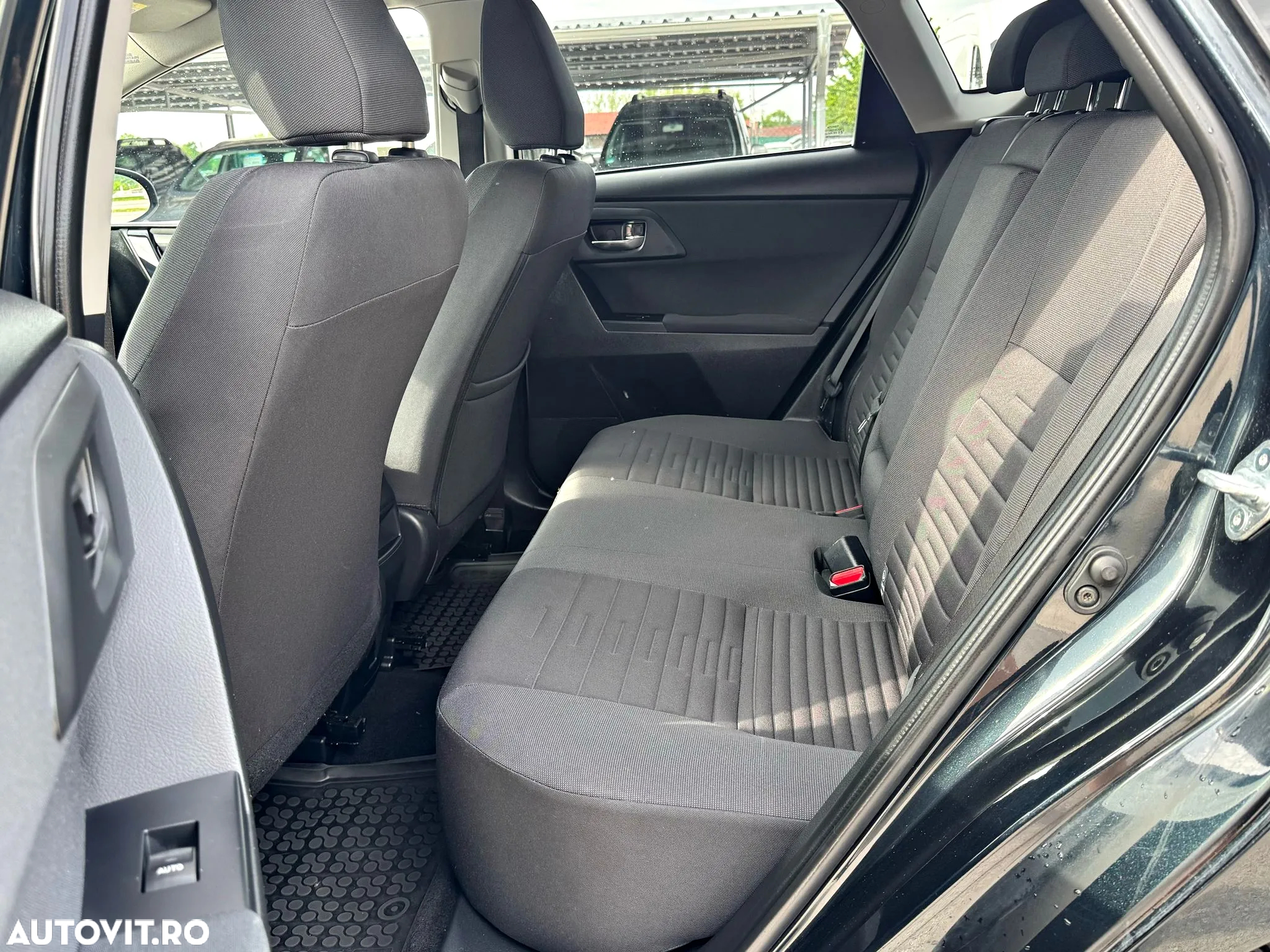 Toyota Auris 1.6 D-4D Design Edition - 12
