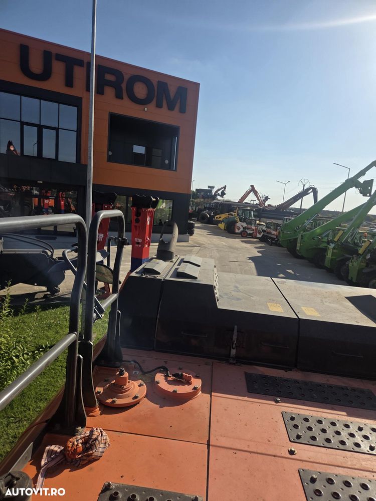 Hitachi ZX350LCN-6, 8.687h, CUPLA RAPIDA, cupa 2,2mc dinti NOI, latime 2,99m, ad sapare 7m, lant 90% bun doar 595h deplasare, consum mediu 17l/h, inst picon, inst rotire pe brate, GRESARE AUTOMATA, camera spate, ridica 25t, PROMOTIE 97.900 EUR+Tva - 27