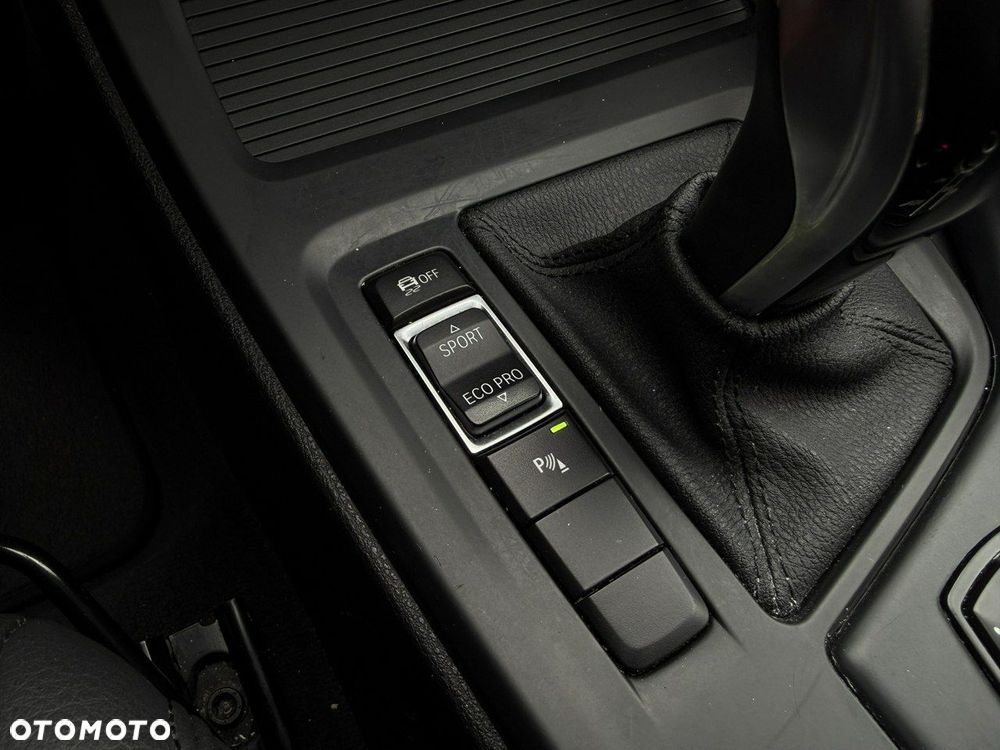 BMW X1 sDrive18i Business Edition - 31