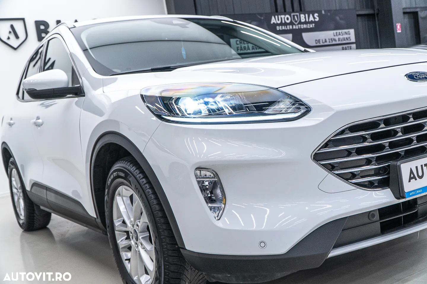Ford Kuga 2.0 EcoBlue A8 AWD Titanium - 28