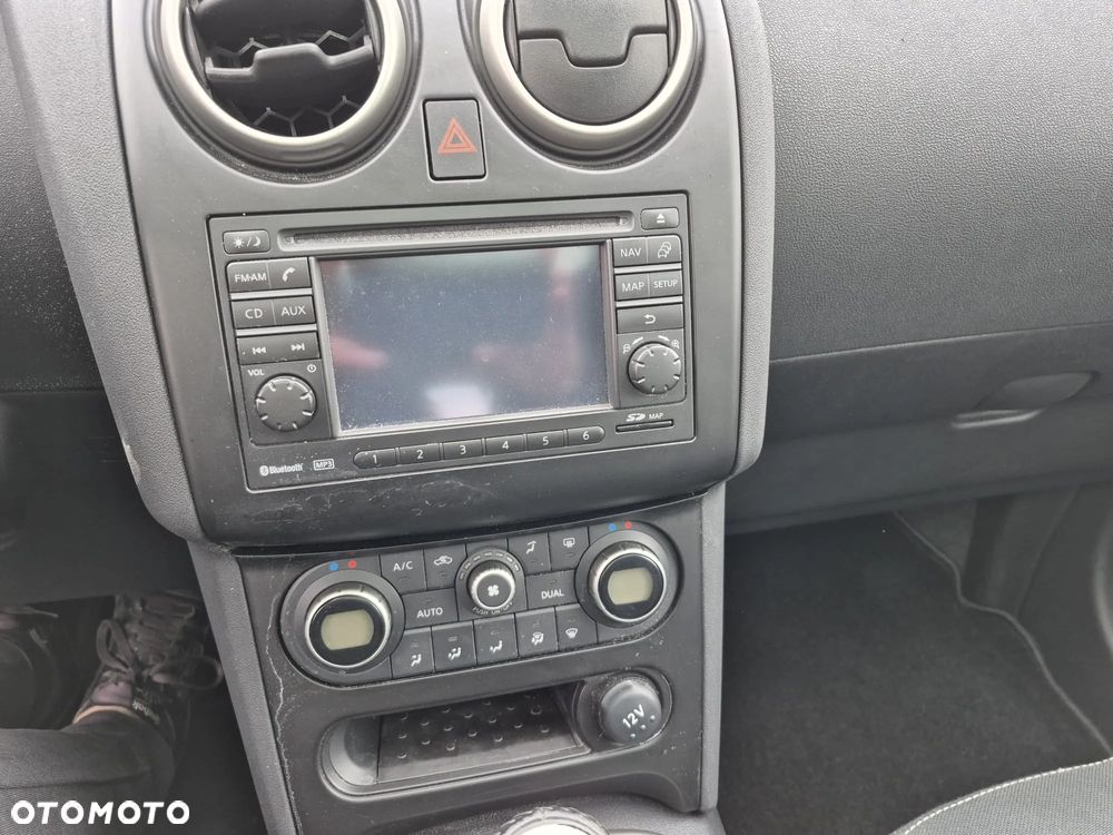 Nissan Qashqai 2.0 dCi DPF tekna - 12