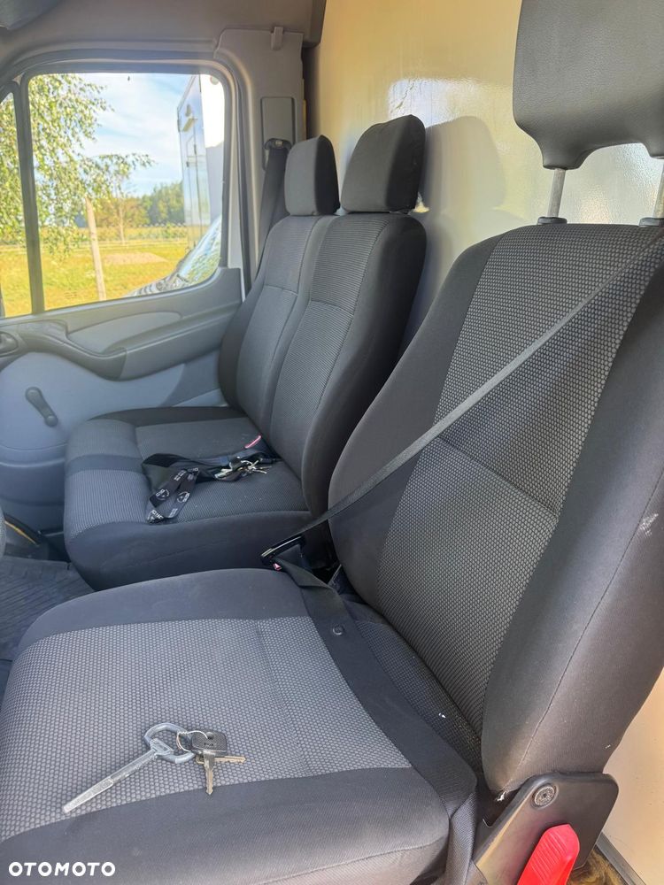 Mercedes-Benz Sprinter - 7