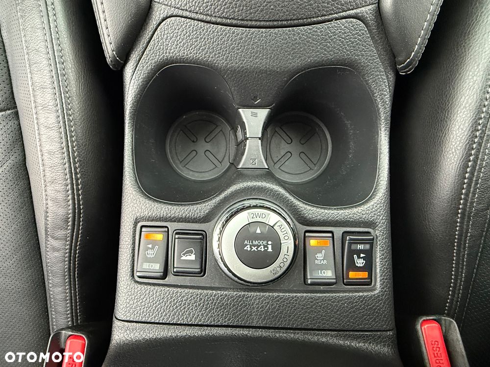 Nissan X-Trail 2.0 dCi Tekna 4WD Xtronic 7os - 18