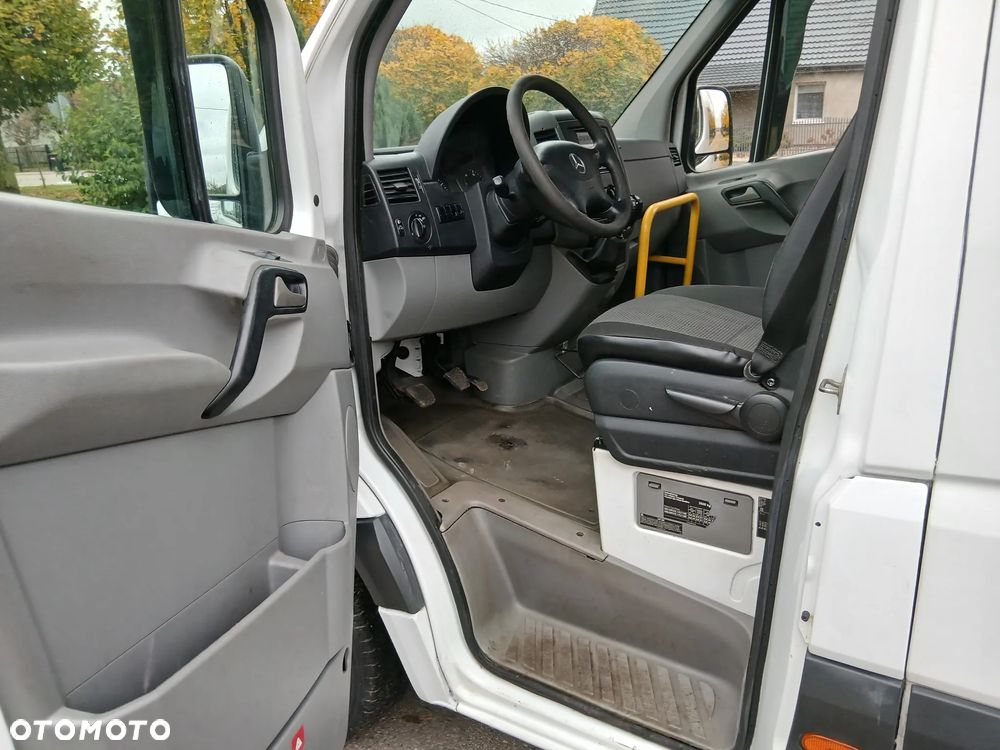 Mercedes-Benz SPRINTER - 32
