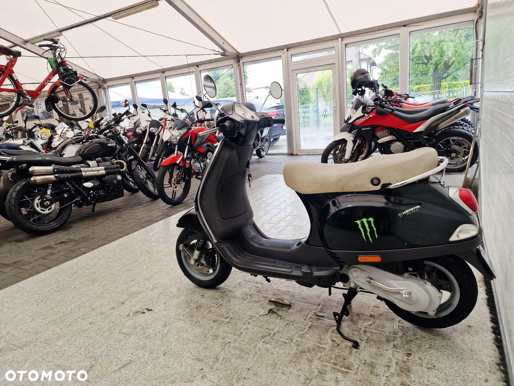 Piaggio Vespa - 20