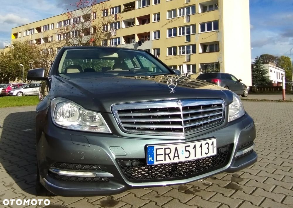 Mercedes-Benz Klasa C 250 CGI BlueEff Elegance - 19