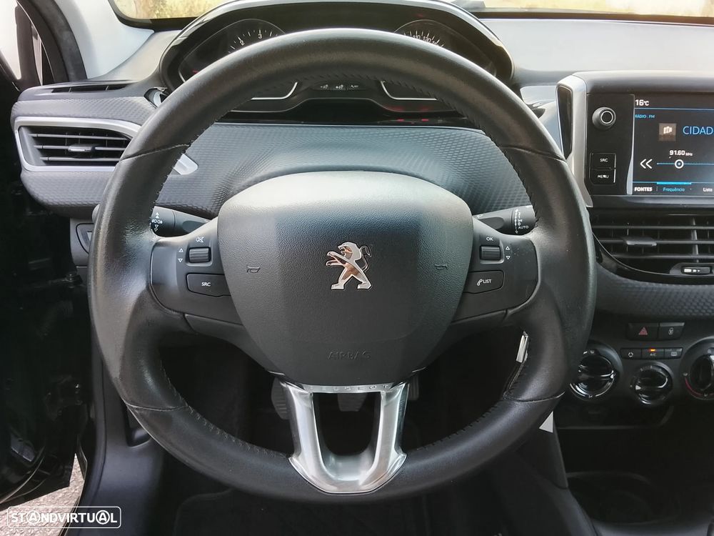 Peugeot 208 1.6 BlueHDi Style - 4
