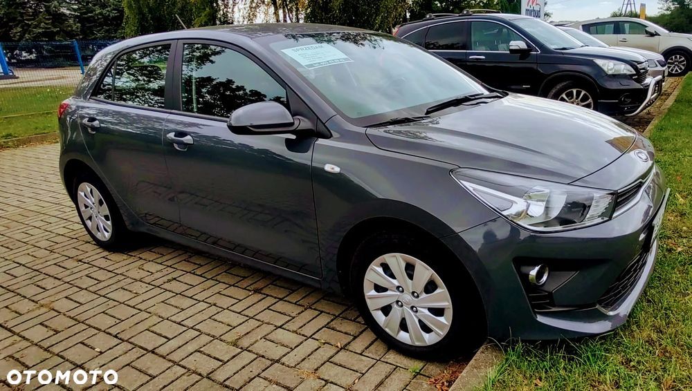 Kia Rio 1.2 L - 3