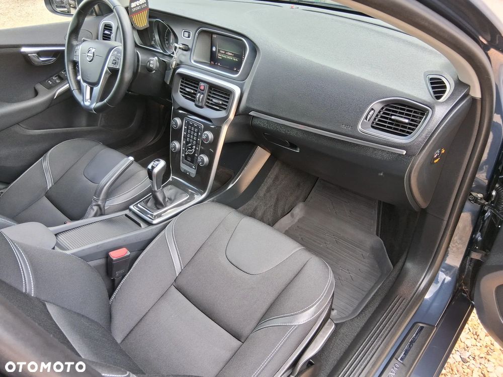 Volvo V40 D2 Inscription - 8