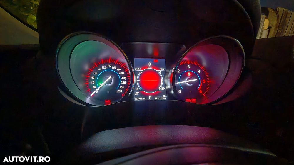 Jaguar F-Pace 25d AWD R-Sport - 13