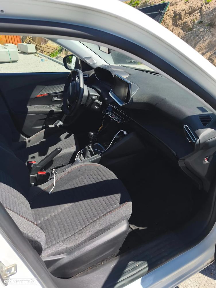 Peugeot 2008 1.2 PureTech Active - 4