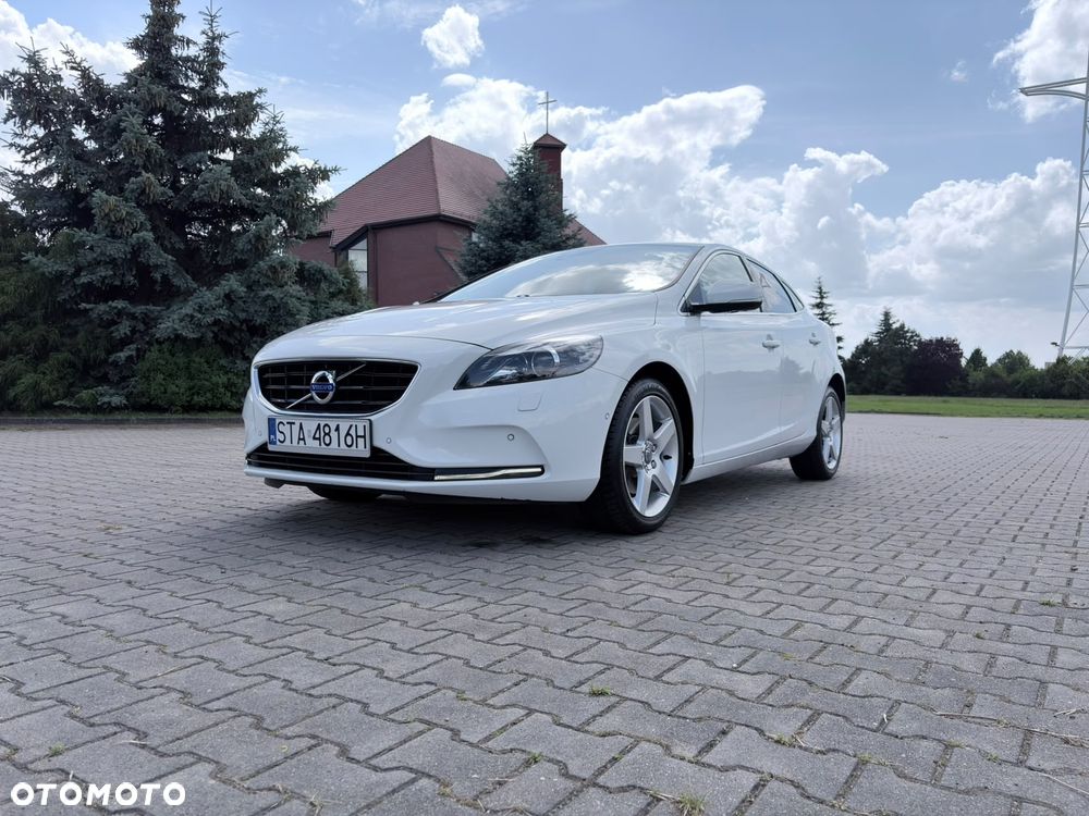 Volvo V40 T3 R-Design Momentum - 2