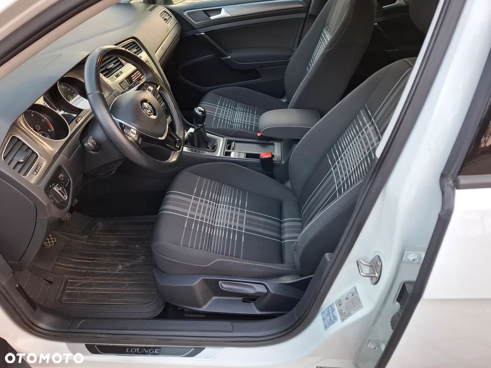 Volkswagen Golf 1.6 TDI BlueMotion Technology Lounge - 10