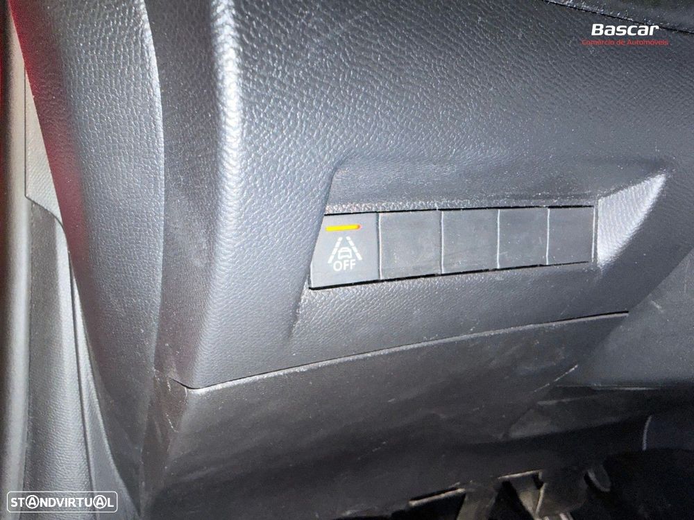 Peugeot e-208 50 kWh GT - 24