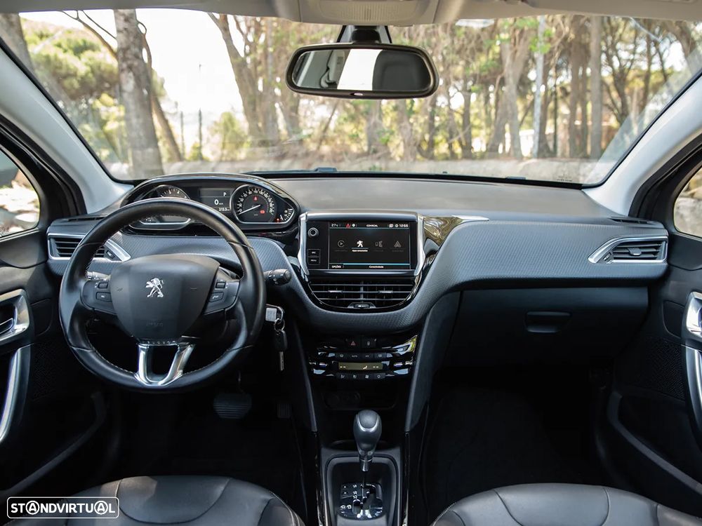 Peugeot 2008 1.2 PureTech Allure EAT6 - 13