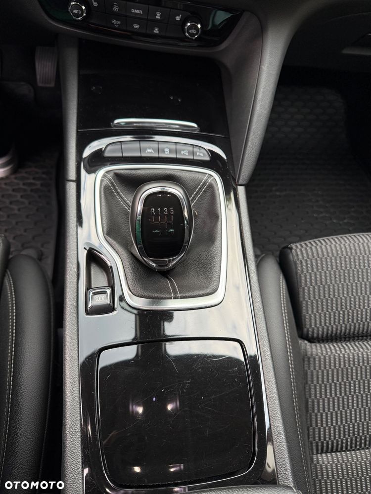 Opel Insignia - 19