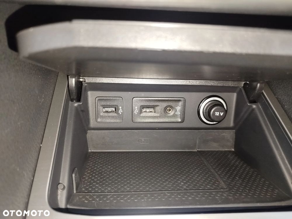 Volkswagen Golf Sportsvan - 21