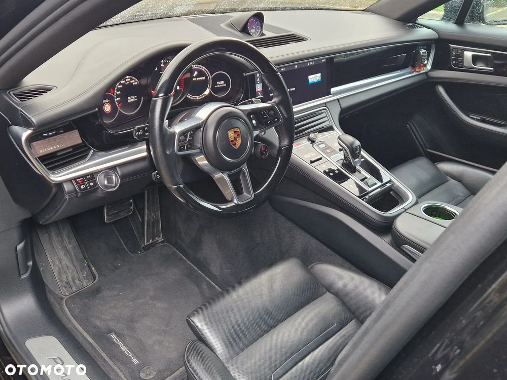 Porsche Panamera 4S - 7