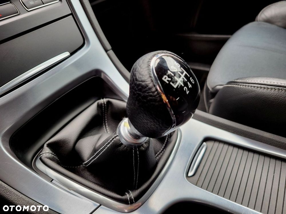 Ford Mondeo - 28