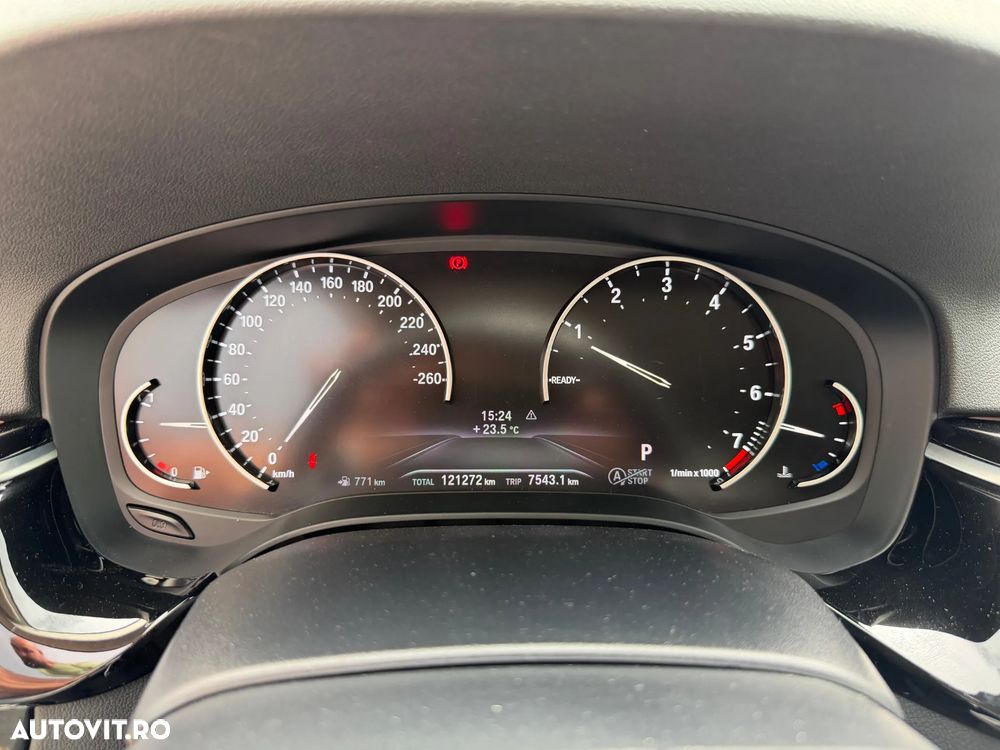 BMW Seria 5 520i AT - 11