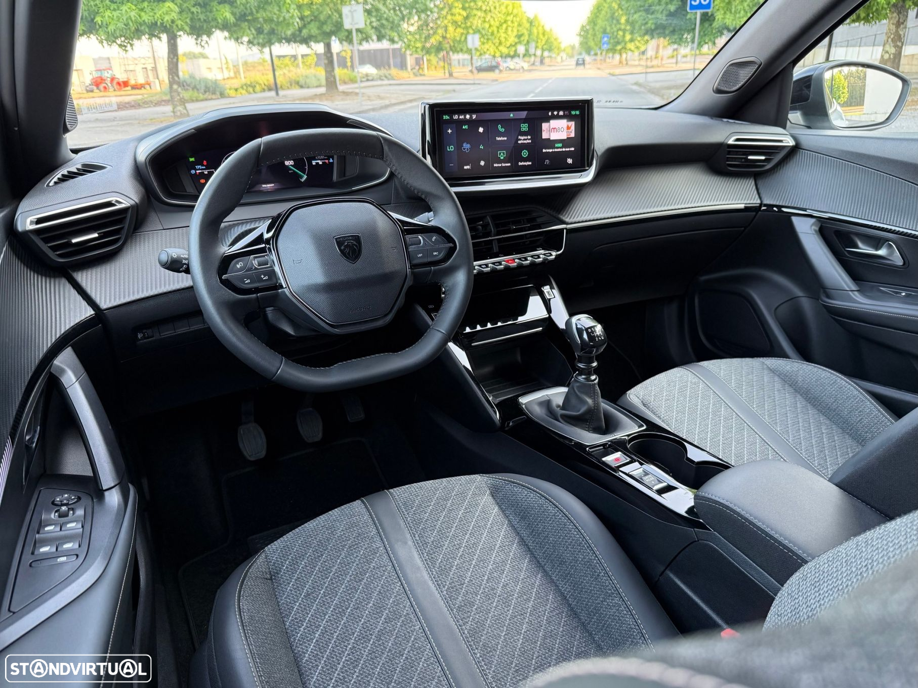 Peugeot 2008 1.2 PureTech Allure - 11