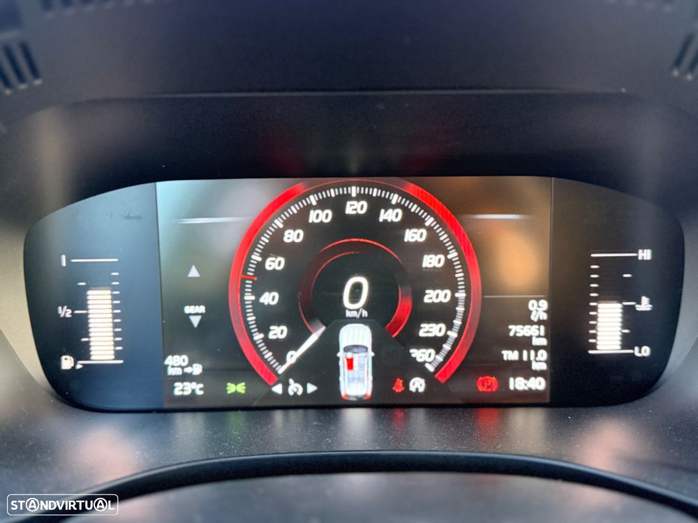 Volvo XC 60 2.0 D3 Momentum - 31