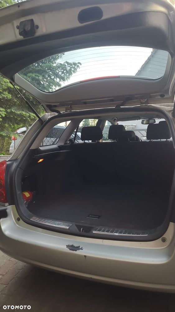 Toyota Avensis 1.8 VVT-i Sol - 13