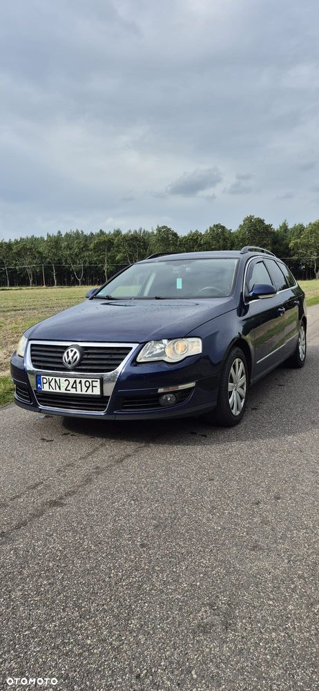 Volkswagen Passat - 1