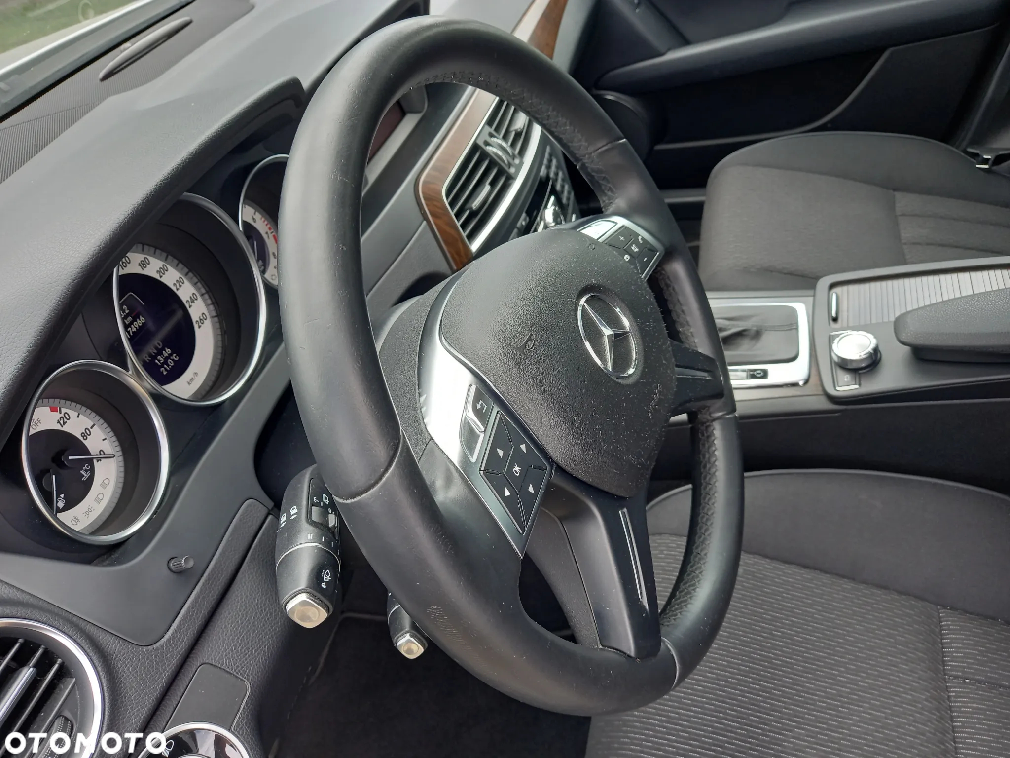 Mercedes-Benz Klasa C 200 T (BlueEFFICIENCY) 7G-TRONIC Elegance - 36