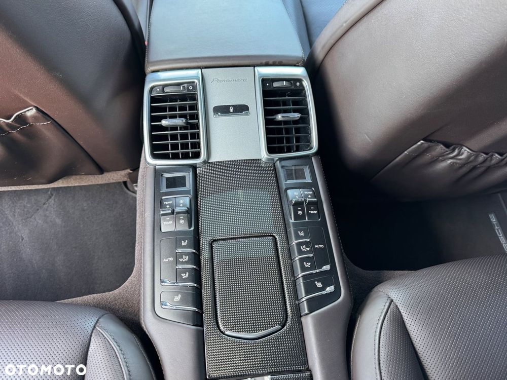 Porsche Panamera 4S PDK - 20