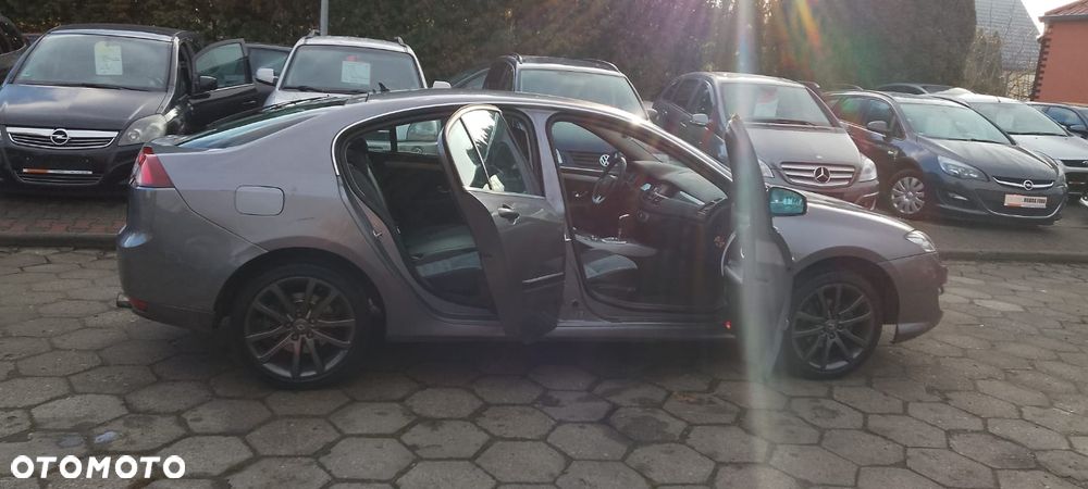Renault Laguna dCi 110 FAP EDC Bose Edition - 6