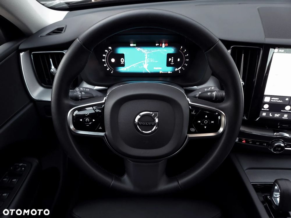 Volvo XC 60 B4 D AWD Plus Dark - 17
