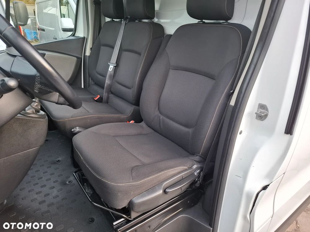 Renault Trafic 2017 LONG 1.6DCI 125KM KLIMA 3OSOBOWY - 17
