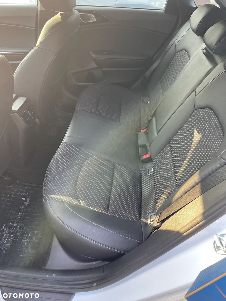 Kia Ceed 1.5 T-GDI L Business Line DCT - 16